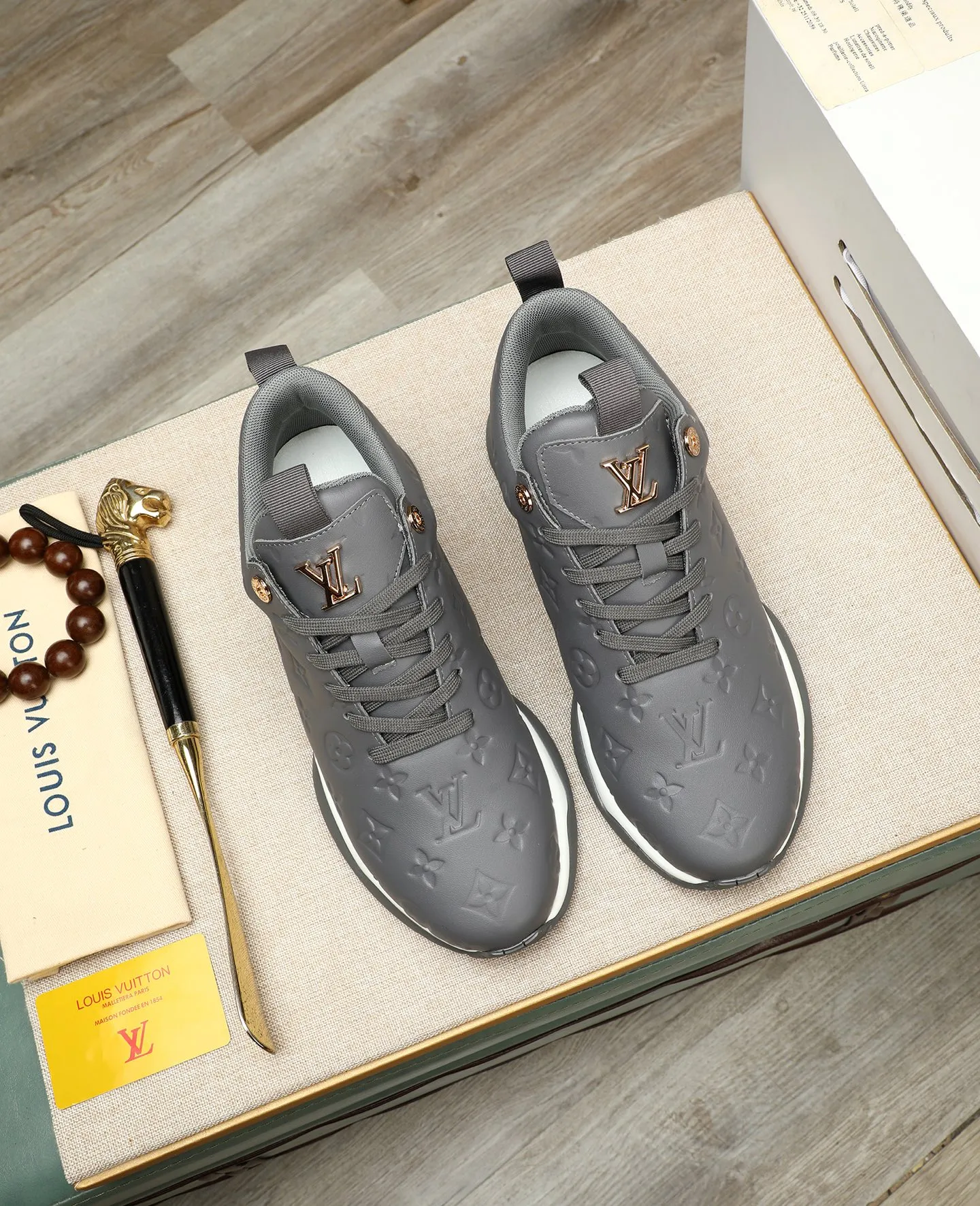Men's shoes 💰520 📛📛【LOUIS VUITTON】Louis Vuitton official website synchronized new products 👟Milan fashion catwalk style 🇰🇾🇰🇾LV family logo, celebrity style, a must-have for fashionistas ⚠️First-layer calfskin ➕Mesh lining ➕Official website original version special outsole 👞Number 39-44 (38 45 46 customized)